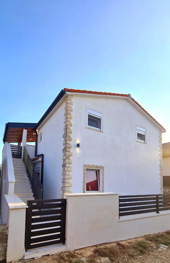 Family Oasis Apartment Zukve Врси Екстер'єр фото