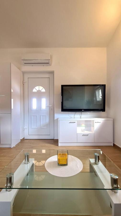 Family Oasis Apartment Zukve Врси Екстер'єр фото
