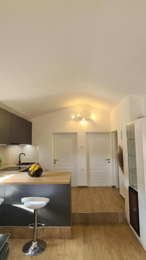 Family Oasis Apartment Zukve Врси Екстер'єр фото