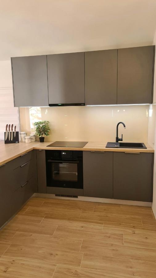 Family Oasis Apartment Zukve Врси Екстер'єр фото