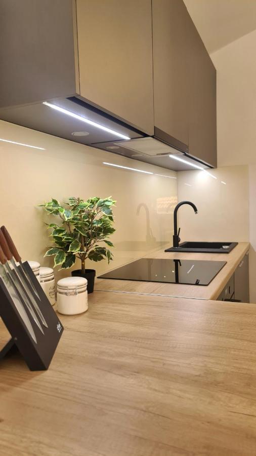 Family Oasis Apartment Zukve Врси Екстер'єр фото