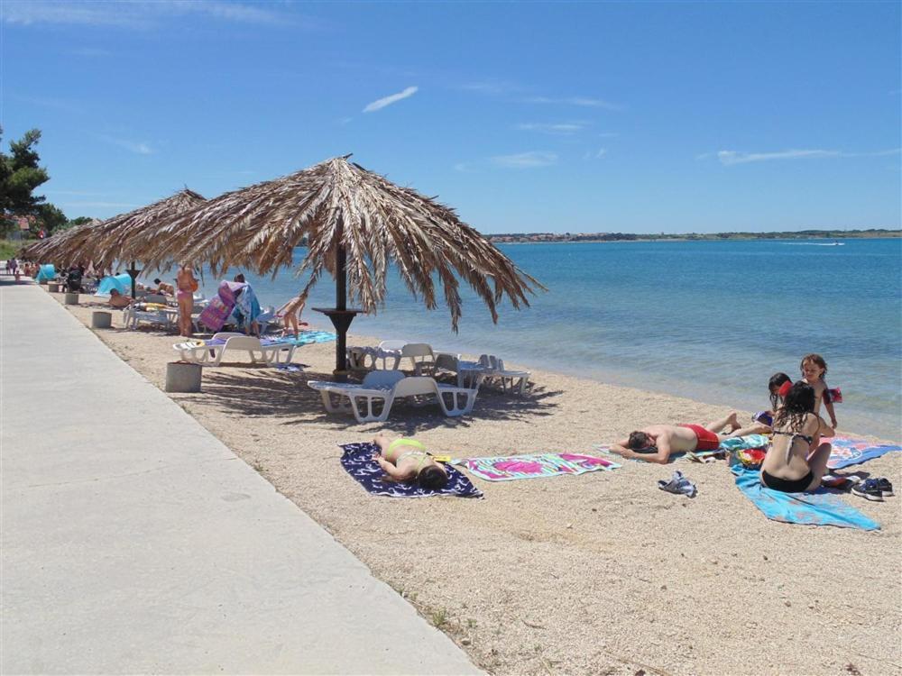 Family Oasis Apartment Zukve Врси Екстер'єр фото